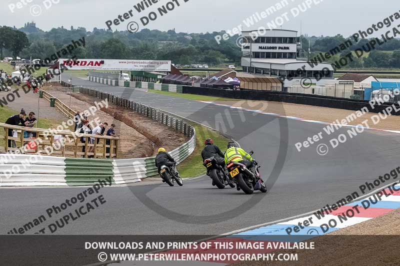 Vintage motorcycle club;eventdigitalimages;mallory park;mallory park trackday photographs;no limits trackdays;peter wileman photography;trackday digital images;trackday photos;vmcc festival 1000 bikes photographs